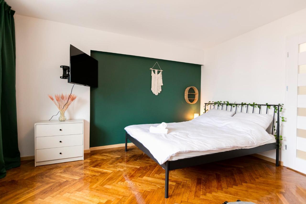 Chmielna - 250M Od Zlotych Tarasow, 350M Od Dworca Centralnego - Wifi - Smart Tv 55 Cali - Better Rental Warschau Exterior foto
